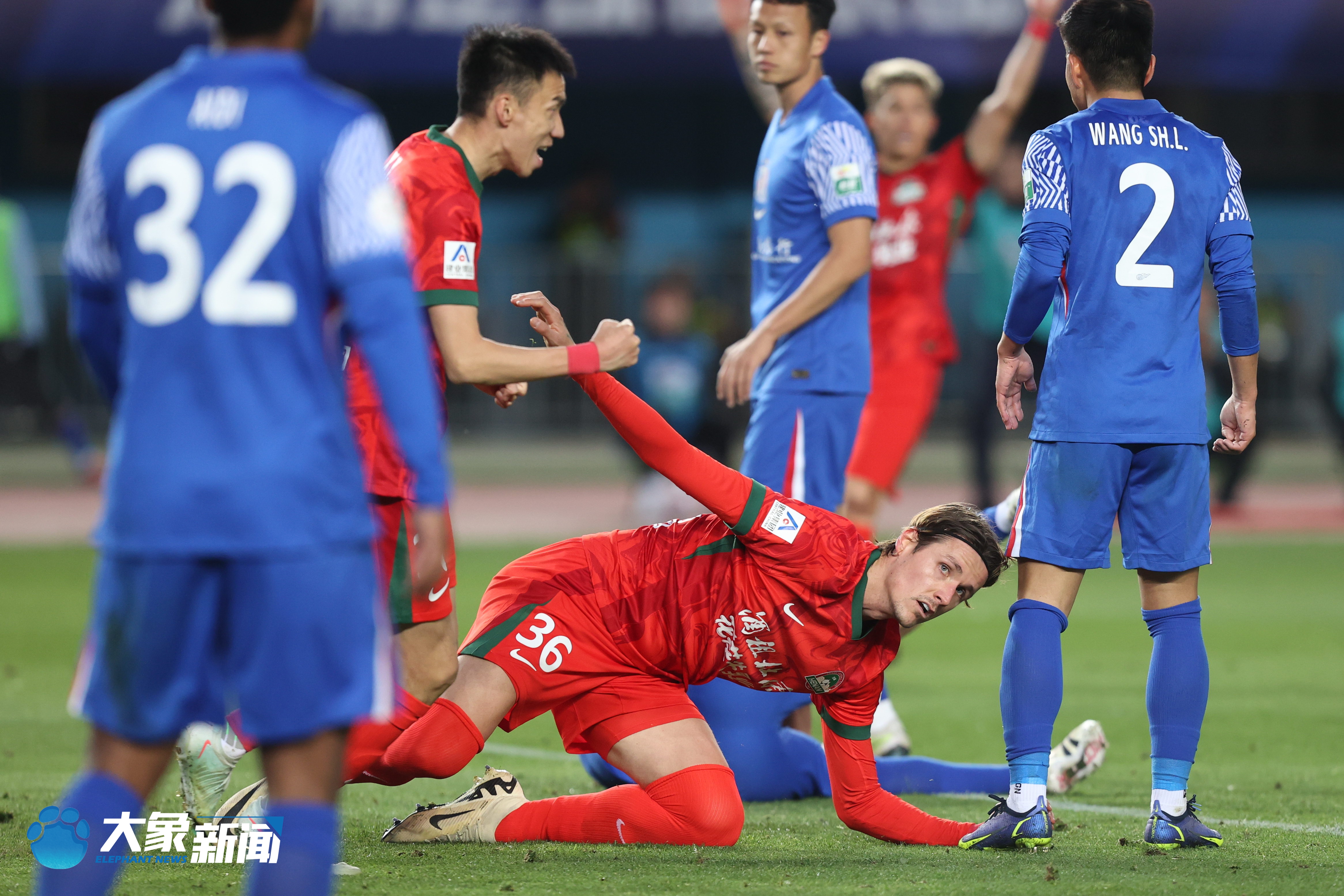 包含太狠了！上海申花复出首秀备战CBA常规赛字母哥在西班牙队比赛中悬念迭起，关键时刻波尔图调整名单以备足总杯的词条