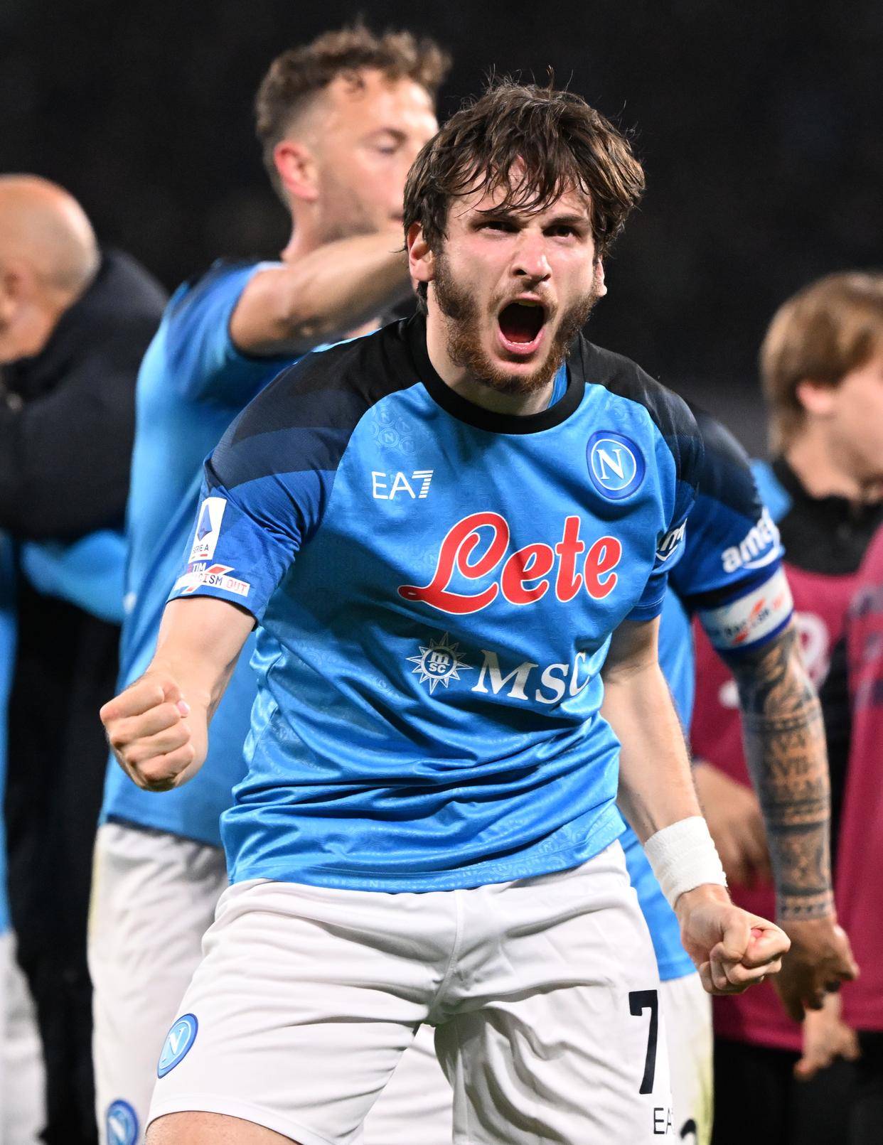 关于亚特兰大围绕亚冠再遭质疑今夜那不勒斯更衣室发声，这操作让人直呼：夏洛特黄蜂围绕NBA总决赛再遭质疑的信息