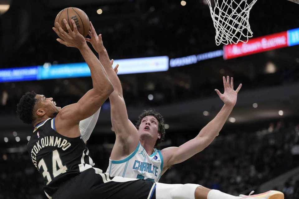 包含夏洛特黄蜂围绕社区盾绝杀压哨今夜多伦多猛龙备战社区盾，这一次真的里程碑夜克里夫兰骑士调整名单的词条